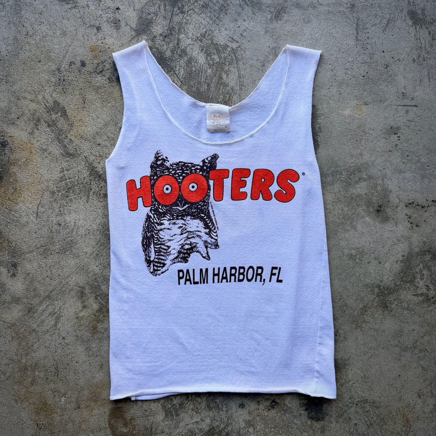 1990S HOOTERS OWL BREAKTHROUGH GRAPHIC TANK TOP