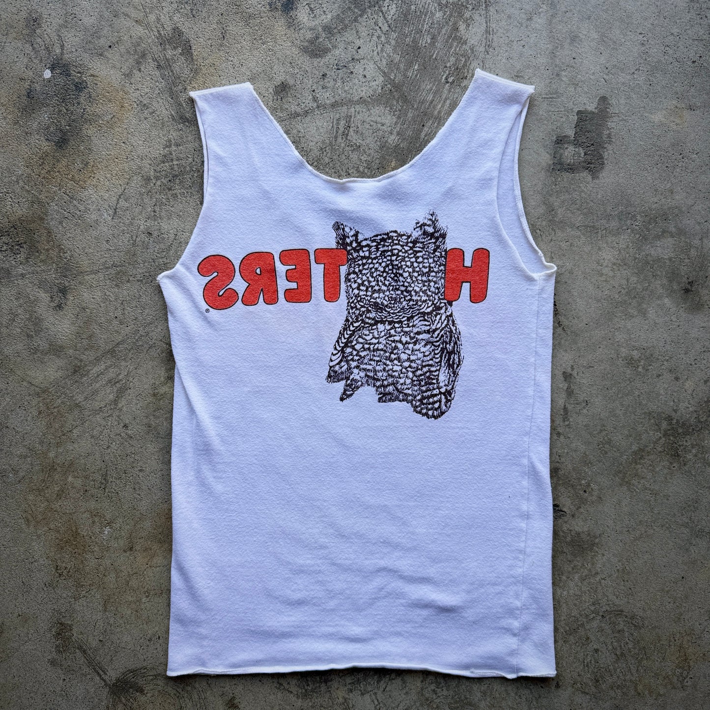 1990S HOOTERS OWL BREAKTHROUGH GRAPHIC TANK TOP