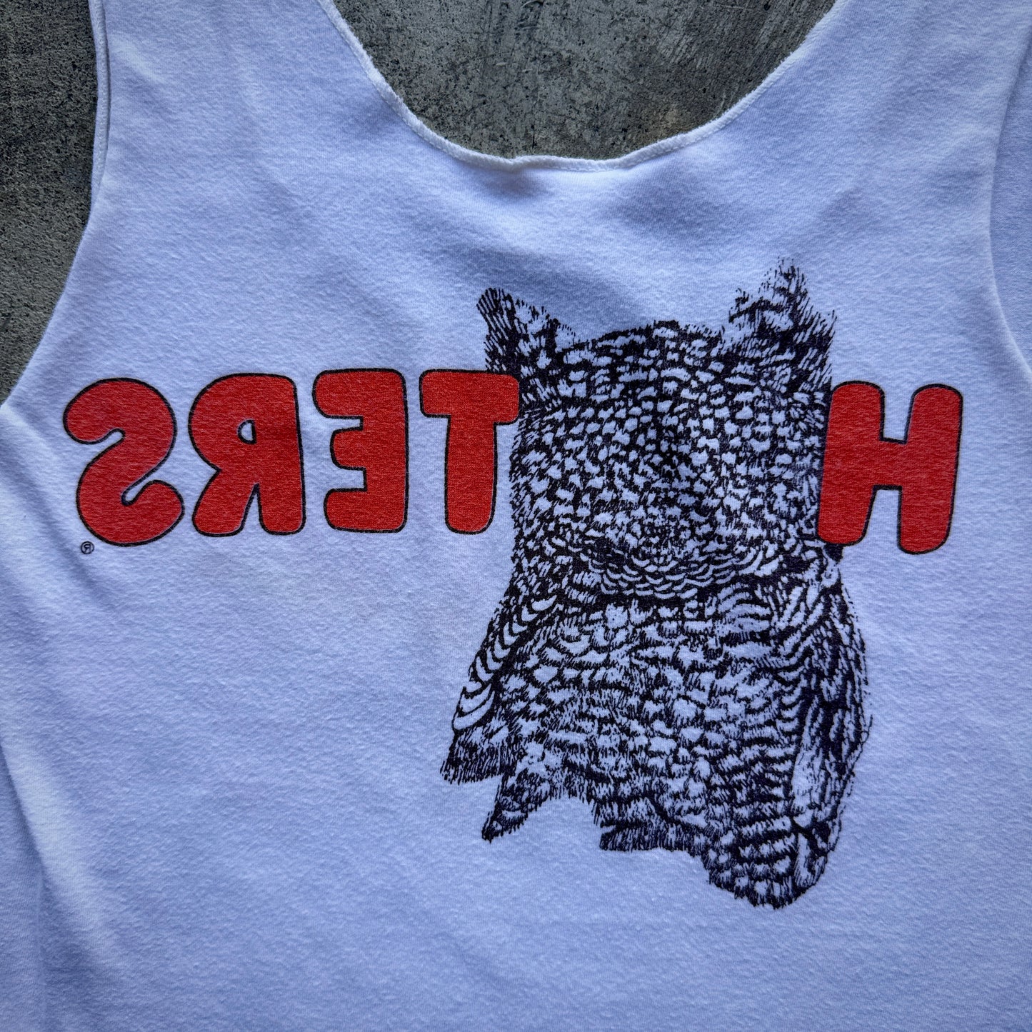 1990S HOOTERS OWL BREAKTHROUGH GRAPHIC TANK TOP